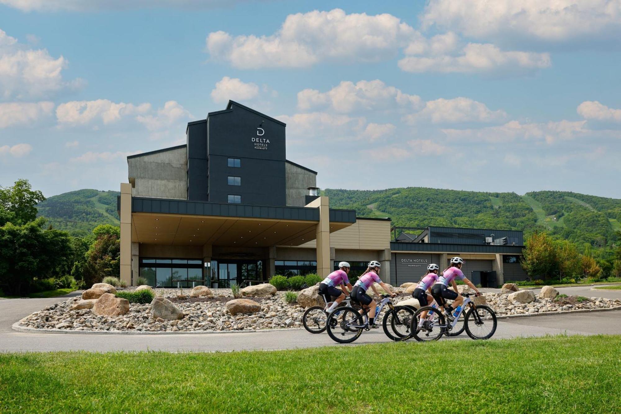 Delta Hotels By Marriott Mont Sainte-Anne, Resort & Convention Center Beaupre Bagian luar foto